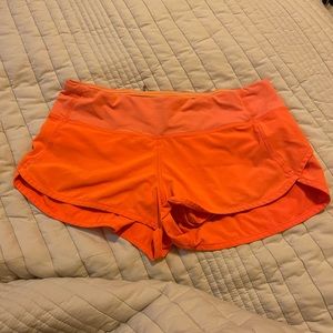 Lululemon speed up low rise shorts 2.5”